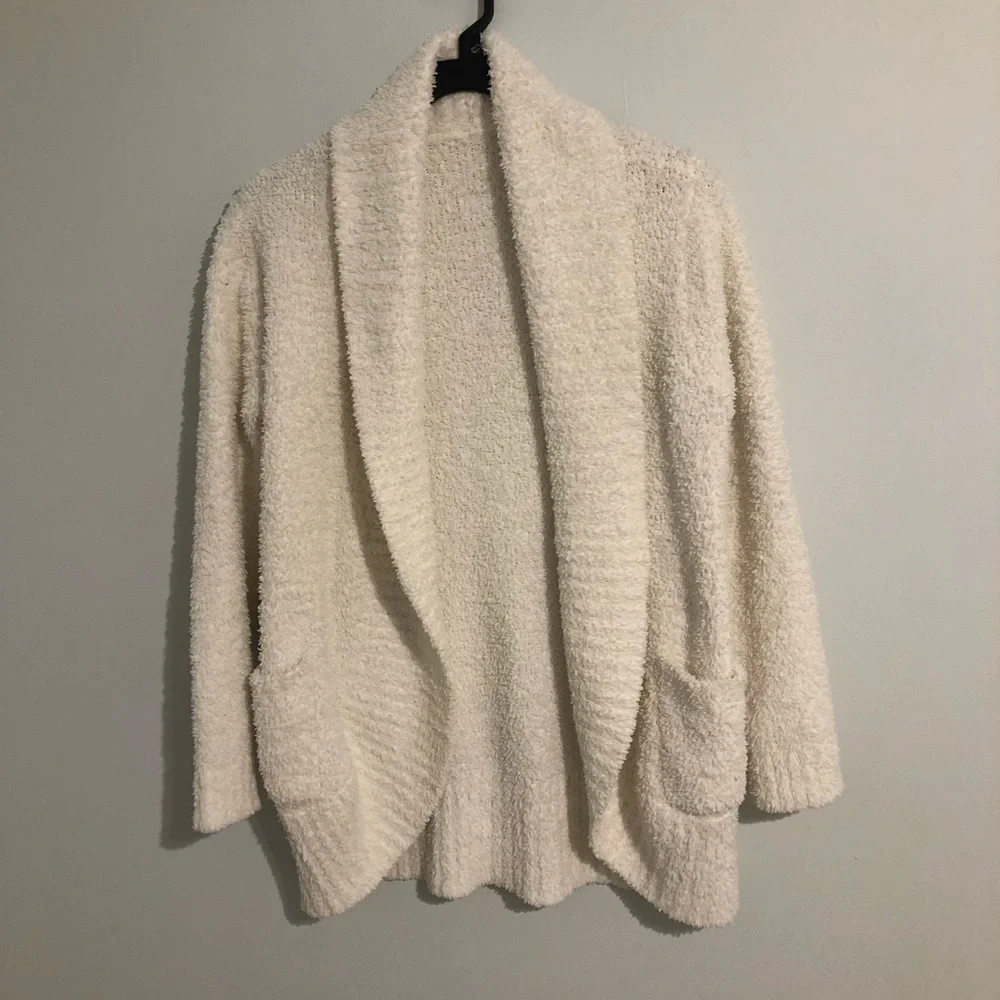 Beautiful women’s sweater! - Picture 1 of 6